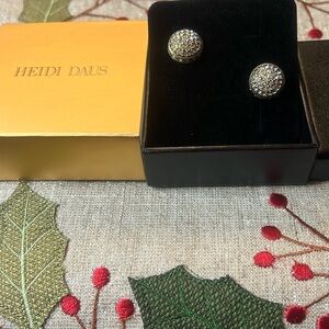 Heidi Daus embodies the beauty off yesterday with modern creativity